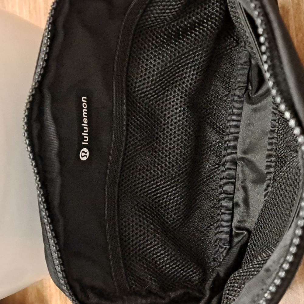 Lululemon Athletica Black Bag - Picture 8 of 10
